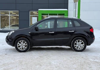 Подержанный автомобиль Renault Koleos 2009 года (8 фото)
