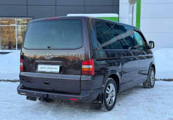 Подержанный автомобиль Volkswagen Multivan 2008 года (5 фото)