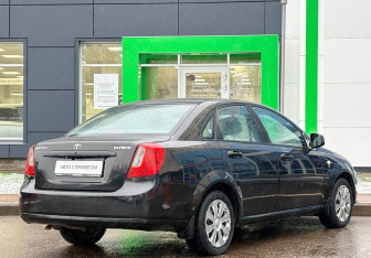 Подержанный автомобиль Daewoo Gentra Sedan 2013 года (5 фото)