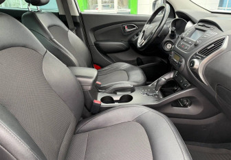 Подержанный автомобиль Hyundai ix35 2014 года (10 фото)