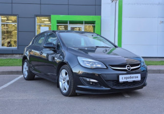 Подержанный автомобиль Opel Astra Hatchback 2014 года (3 фото)