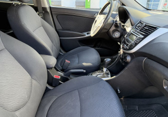 Подержанный автомобиль Hyundai Solaris Sedan 2013 года (9 фото)