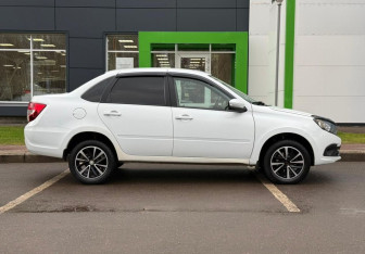 Подержанный автомобиль LADA (ВАЗ) Granta Sedan 2022 года (4 фото)