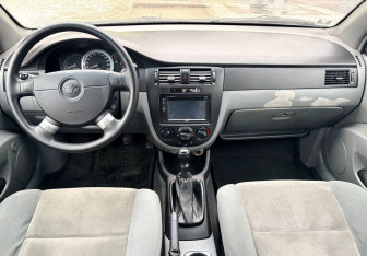 Подержанный автомобиль Daewoo Gentra Sedan 2013 года (9 фото)