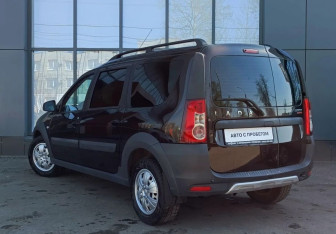 Подержанный автомобиль LADA (ВАЗ) Largus Wagon 2020 года (6 фото)