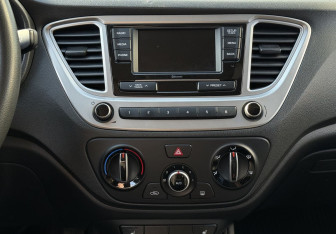 Подержанный автомобиль Hyundai Solaris Sedan 2021 года (13 фото)