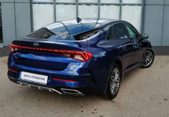 Подержанный автомобиль Kia K5 2021 года (4 фото)