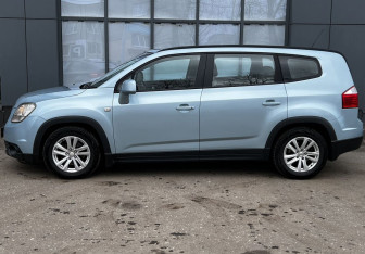 Подержанный автомобиль Chevrolet Orlando 2012 года (4 фото)