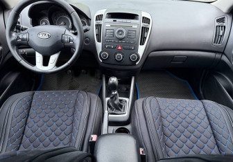 Подержанный автомобиль Kia Ceed Wagon 2010 года (11 фото)