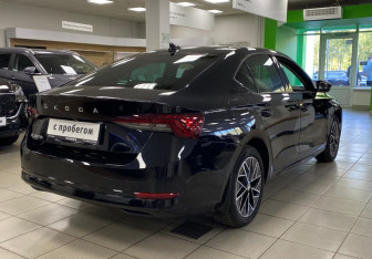 Подержанный автомобиль Skoda Octavia Liftback 2020 года (4 фото)