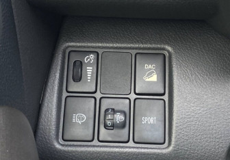 Подержанный автомобиль Toyota RAV4 2010 года (15 фото)