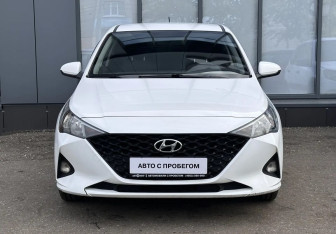 Подержанный автомобиль Hyundai Solaris Sedan 2021 года (3 фото)