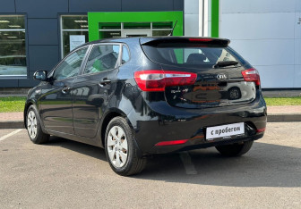 Подержанный автомобиль Kia Rio Hatchback 2015 года (7 фото)
