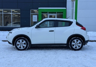 Подержанный автомобиль Nissan Juke 2012 года (8 фото)