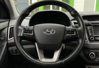 Подержанный автомобиль Hyundai Creta 2017 года (19 фото)