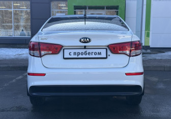 Подержанный автомобиль Kia Rio Sedan 2016 года (6 фото)