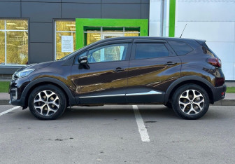Подержанный автомобиль Renault Kaptur 2019 года (8 фото)