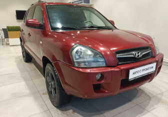 Подержанный автомобиль Hyundai Tucson 2008 года (3 фото)