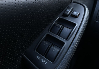 Подержанный автомобиль Toyota Avensis Sedan 2007 года (14 фото)