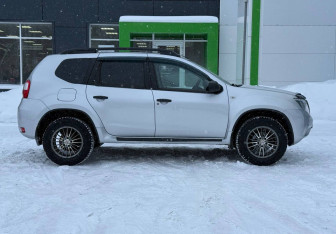 Подержанный автомобиль Nissan Terrano 2021 года (8 фото)