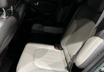 Подержанный автомобиль Hyundai ix35 2012 года (16 фото)