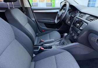 Подержанный автомобиль Skoda Octavia Liftback 2016 года (10 фото)