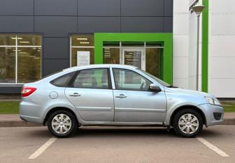Подержанный автомобиль LADA (ВАЗ) Granta Liftback 2015 года (8 фото)