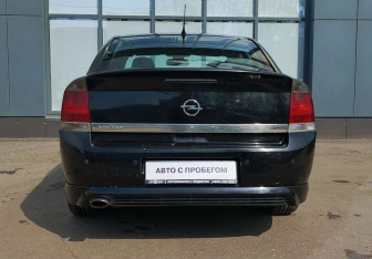 Подержанный автомобиль Opel Vectra Sedan 2006 года (7 фото)