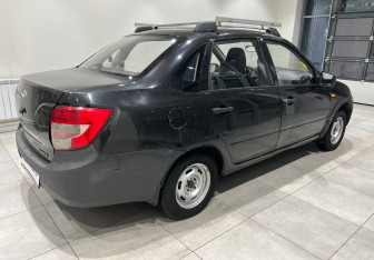Подержанный автомобиль LADA (ВАЗ) Granta Sedan 2015 года (7 фото)