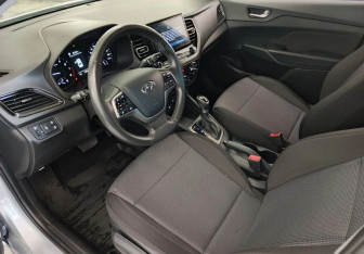 Подержанный автомобиль Hyundai Solaris Sedan 2021 года (9 фото)