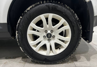 Подержанный автомобиль Land Rover Freelander 2012 года (9 фото)