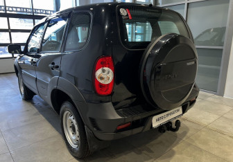 Подержанный автомобиль Chevrolet Niva 2019 года (8 фото)