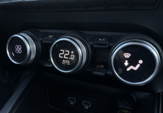 Подержанный автомобиль Renault Arkana 2019 года (17 фото)