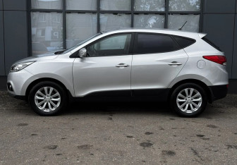 Подержанный автомобиль Hyundai ix35 2013 года (4 фото)