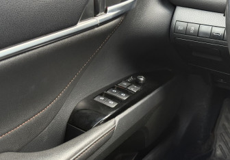 Подержанный автомобиль Toyota Camry Sedan 2018 года (13 фото)