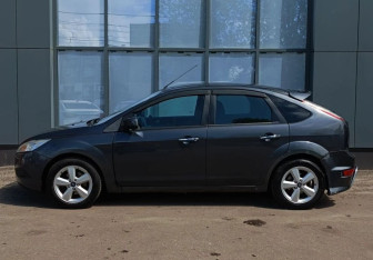 Подержанный автомобиль Ford Focus Hatchback 2010 года (4 фото)