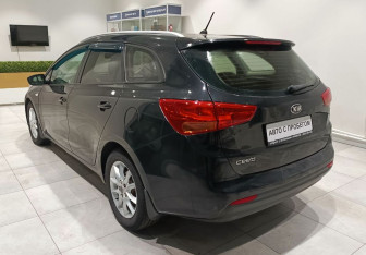 Подержанный автомобиль Kia Ceed Wagon 2015 года (4 фото)