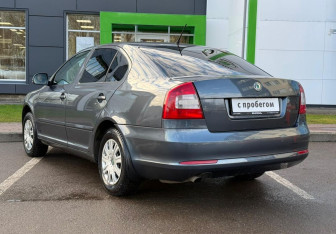 Подержанный автомобиль Skoda Octavia Liftback 2012 года (6 фото)