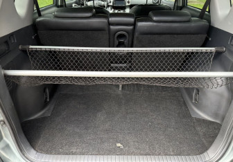 Подержанный автомобиль Toyota RAV4 2006 года (16 фото)