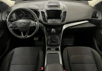 Подержанный автомобиль Ford Kuga 2018 года (9 фото)