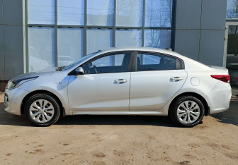 Подержанный автомобиль Kia Rio Sedan 2017 года (5 фото)