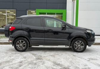 Подержанный автомобиль Ford EcoSport 2015 года (4 фото)