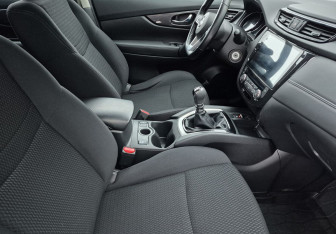 Подержанный автомобиль Nissan X-Trail 2022 года (10 фото)