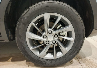 Подержанный автомобиль Geely Coolray 2024 года (11 фото)