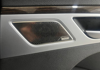 Подержанный автомобиль Genesis G80 2017 года (17 фото)