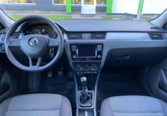 Подержанный автомобиль Skoda Rapid Liftback 2019 года (9 фото)