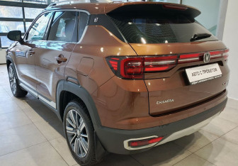 Подержанный автомобиль Changan CS35PLUS 2019 года (7 фото)