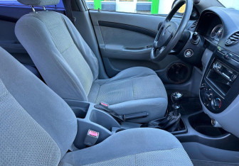Подержанный автомобиль Chevrolet Lacetti Hatchback 2007 года (10 фото)