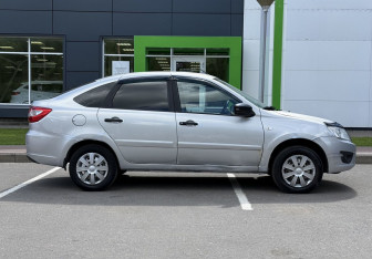 Подержанный автомобиль LADA (ВАЗ) Granta Liftback 2014 года (4 фото)
