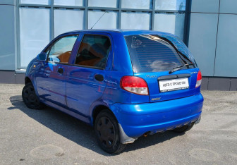 Подержанный автомобиль Daewoo Matiz 2013 года (8 фото)
